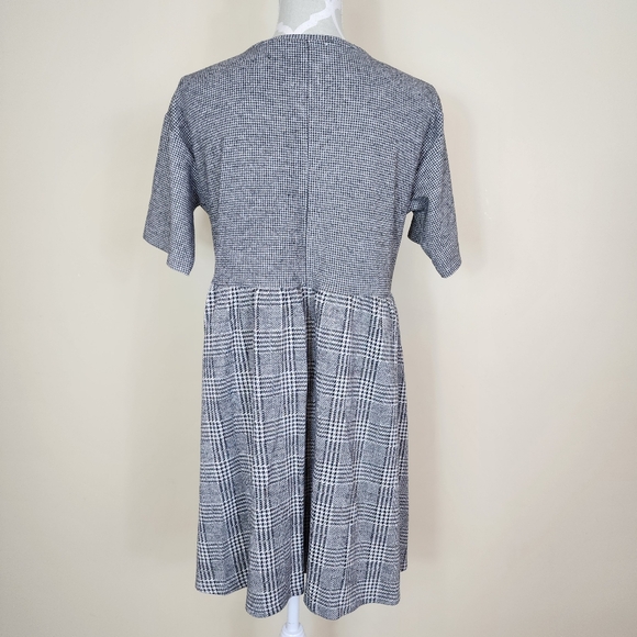 ZARA Houndstooth Pattern Mini Dress Gray Plaid Size Medium Academia Preppy - Picture 3 of 7